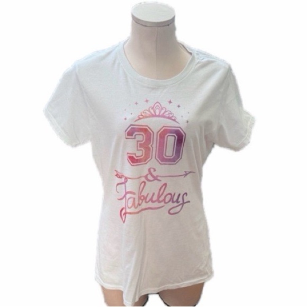 ⭐️3/$15 ⭐️White '30 & Fabulous' Graphic T-Shirt